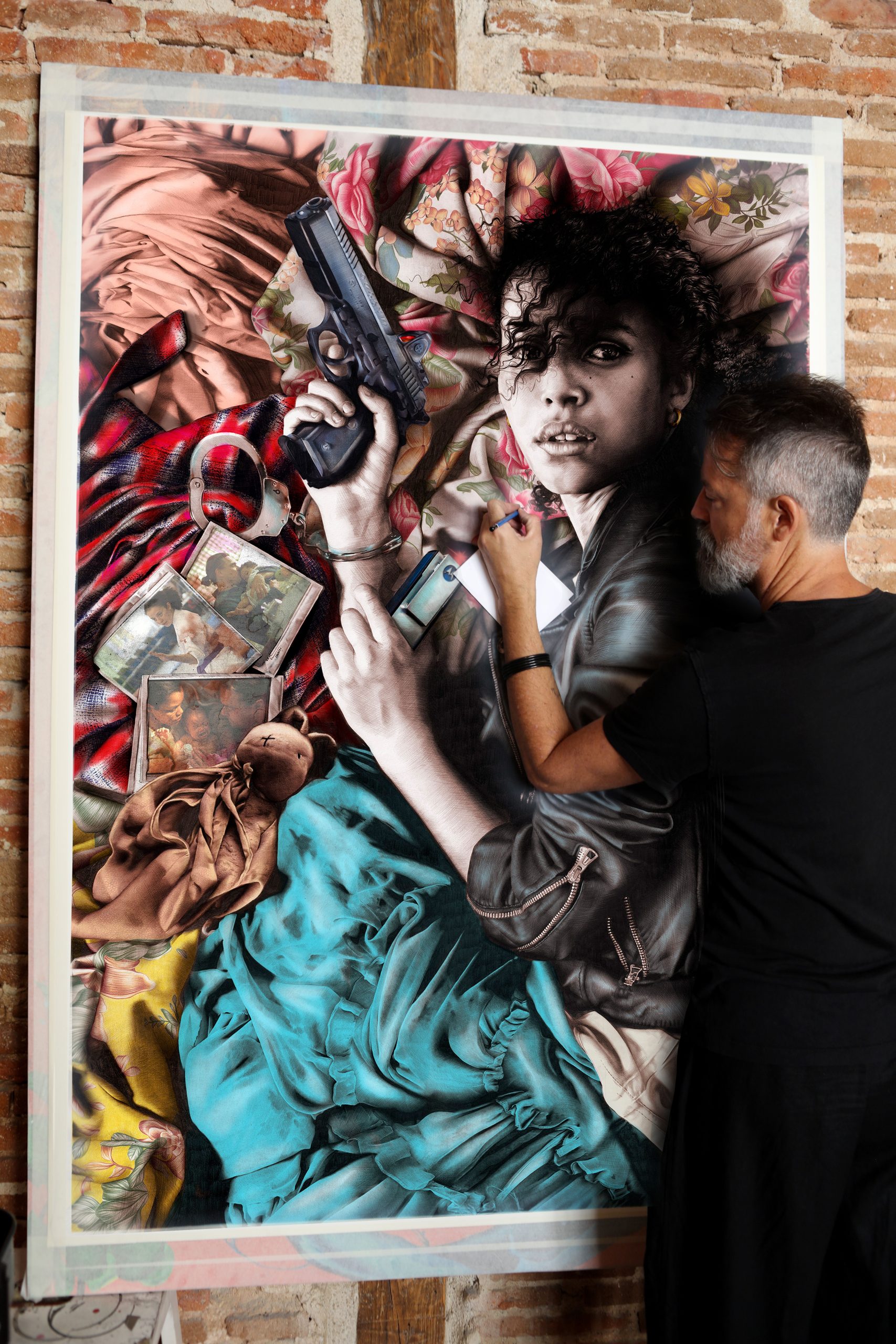 ​Gabriel Moreno, el artista cordobés detrás del cartel de Una batalla tras otra: “No hay nadie en mi oficio que no mataría por hacer una película de este nivel" 