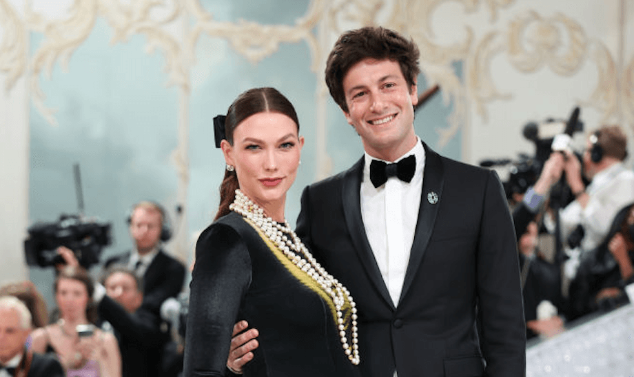 ​Karlie Kloss y Joshua Kushner dan la bienvenida a su primera hija (después de dos niños) 