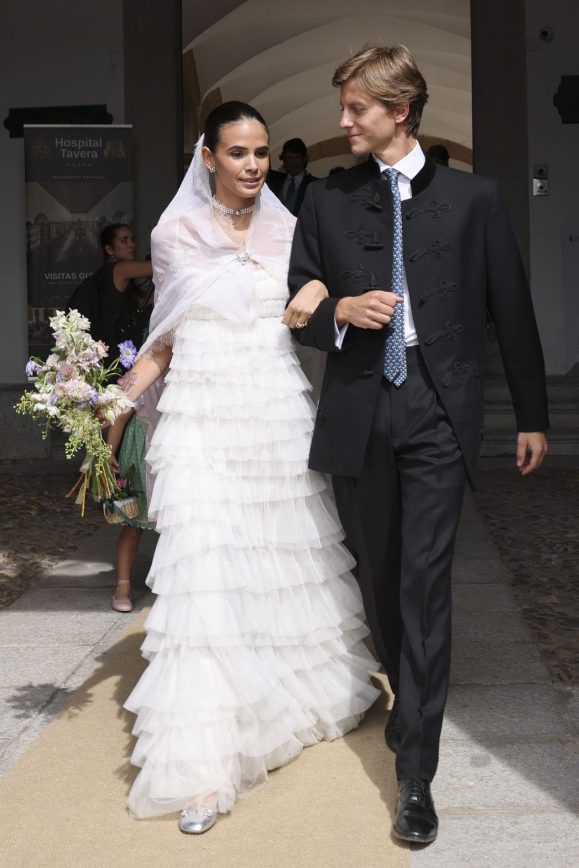 ​Volantes, choker de perlas y príncipes: la boda de Lucía Entrecanales y Laszlo Bene en Toledo 
