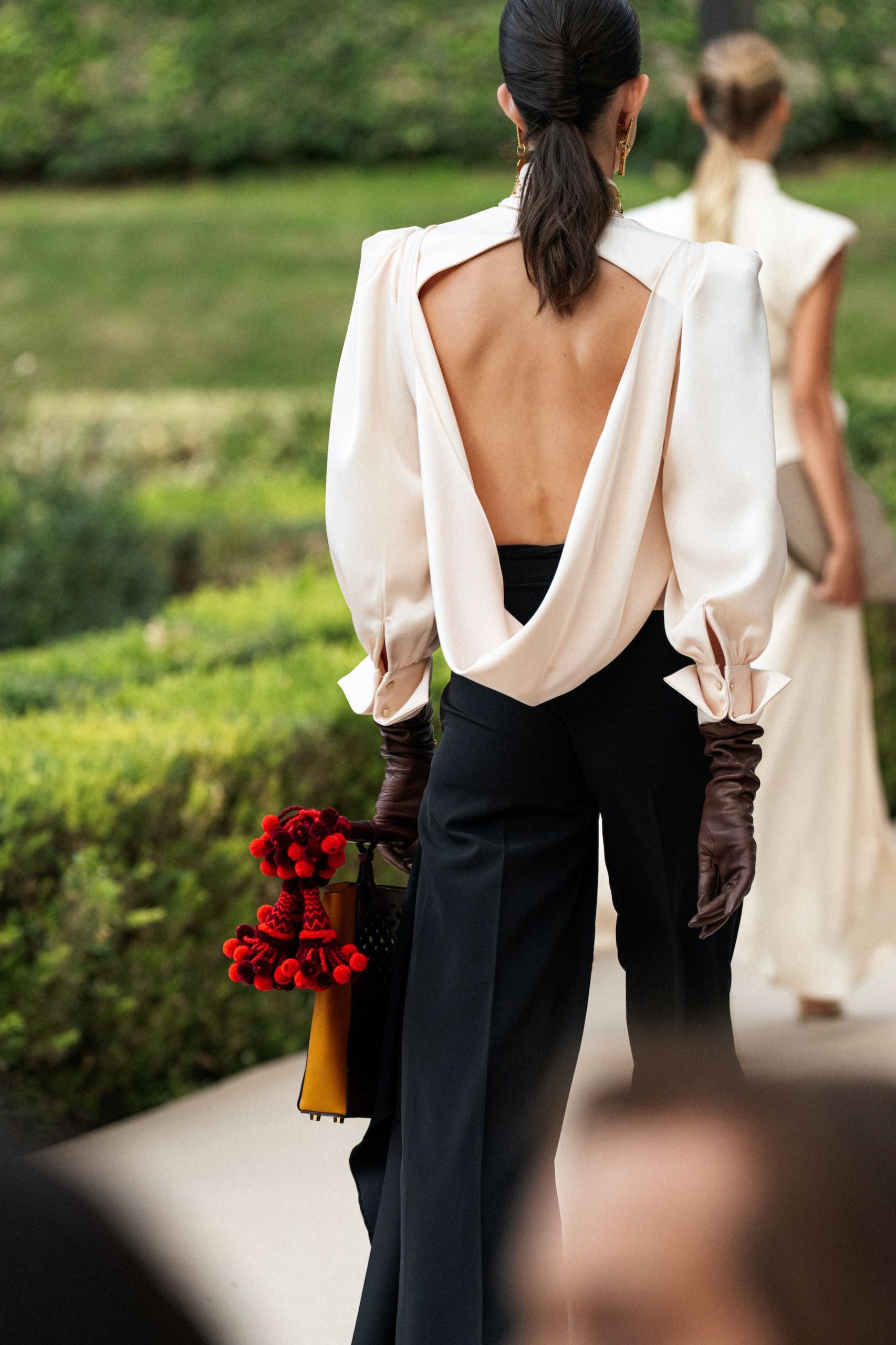 ​“Queríamos un look fresco y atemporal, algo muy natural y a la vez elegante”: Inés Domecq nos revela los secretos de belleza de su último desfile 