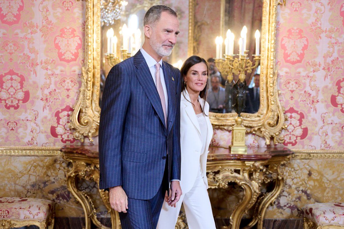 ​La agenda de Casa Real: la visita de Felipe a uno de los Reales Sitios para reabrir uno de los edificios más bellos de los Borbones y los premios que entregará Letizia 