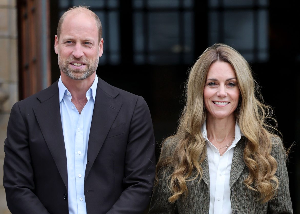 ​Kate Middleton vuelve al trabajo con un nuevo look: su visita junto al príncipe Guillermo al Museo de Historia Natural 