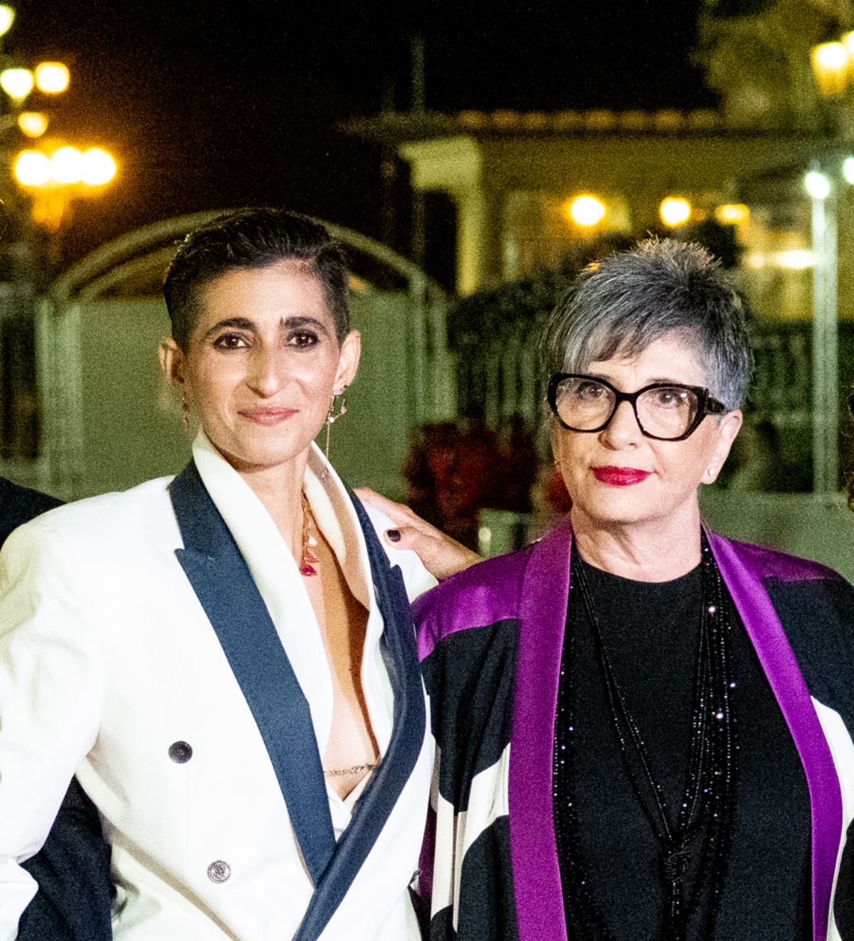​Ana Villa y su vida lejos del foco (con una excepción para apoyar a su hija Alba Flores): de su trabajo como productora teatral a la buena relación con los Flores de la que fuera mujer de Antonio 