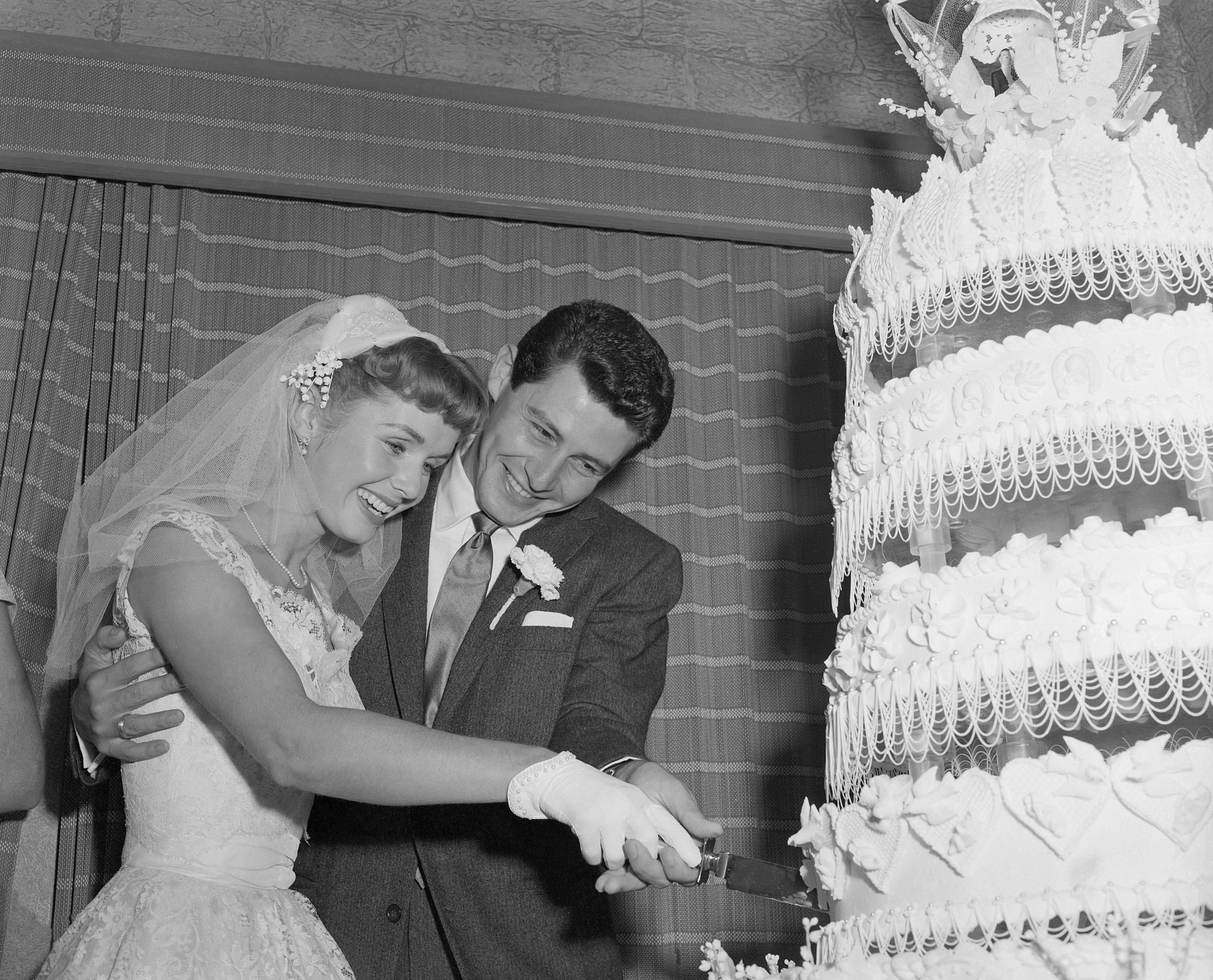 ​Debbie Reynolds y Eddie Fisher: 70 años de la boda de ‘los novios de América’ que fue la calma antes de la tormenta 