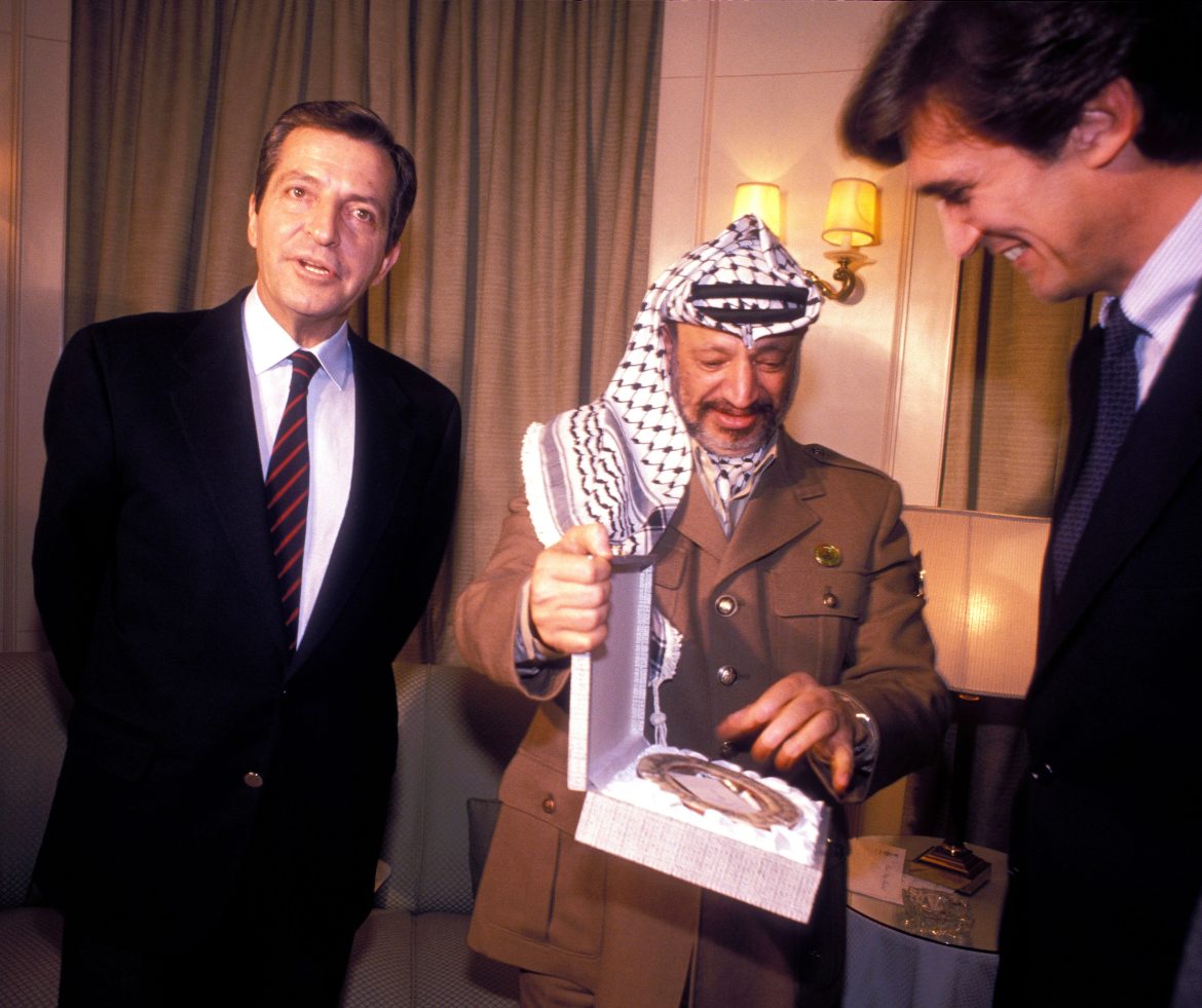 ​Hasta Macron ha destacado el peso de España en el reconocimiento a Palestina. Normal: llevamos en ello desde los tiempos de Adolfo Suárez 