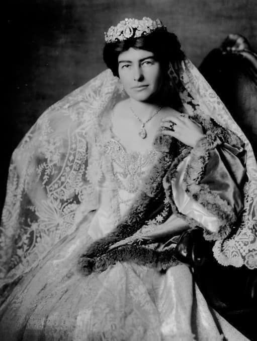 ​Las extraordinarias joyas de Gladys Vanderbilt reaparecen en Ginebra: la tiara convertible de Cartier (con diamantes o amatistas) y el broche con zafiro ‘royal blue’ saldrán a subasta 