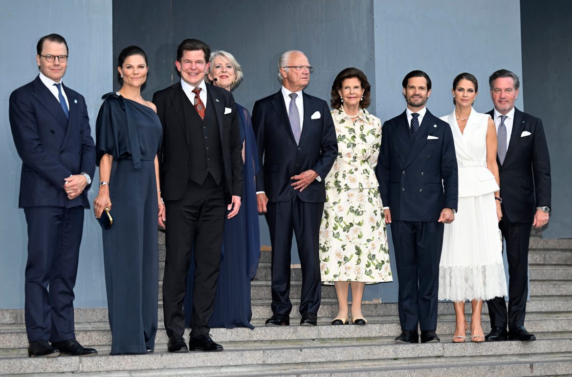 ​De Victoria de Suecia (con el mono de Hugo Boss que llevaría Letizia) a la princesa Magdalena (con bolso de Mango y sandalias de Zara): cita con la música en Estocolmo 