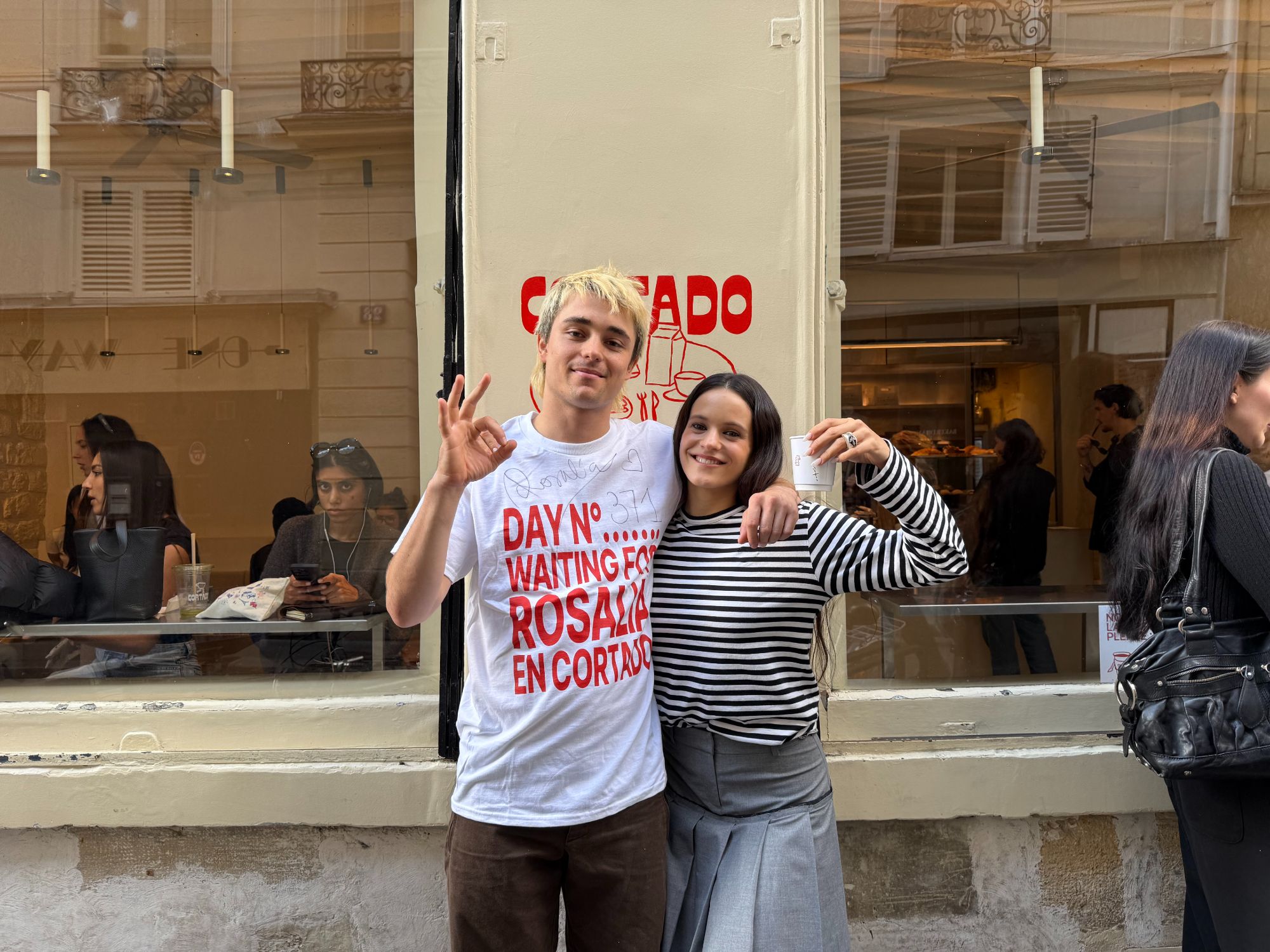 ​371 días esperando a Rosalía: así es el café español de París que la ha seducido (por fin) 