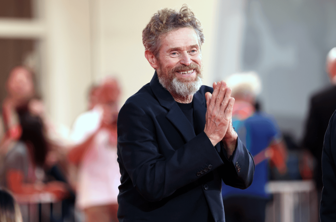 ​Willem Dafoe: “Solía ser el más joven, ahora a menudo soy el más viejo. Pienso en la edad más de lo que admito (…) Mi granja de alpacas te conecta con el ciclo de la vida” 