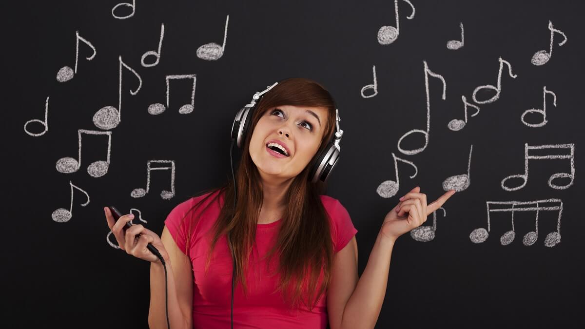 Dr. Carmona, divulgador científico: “la ciencia detrás de esas canciones que no puedes dejar de tararear”