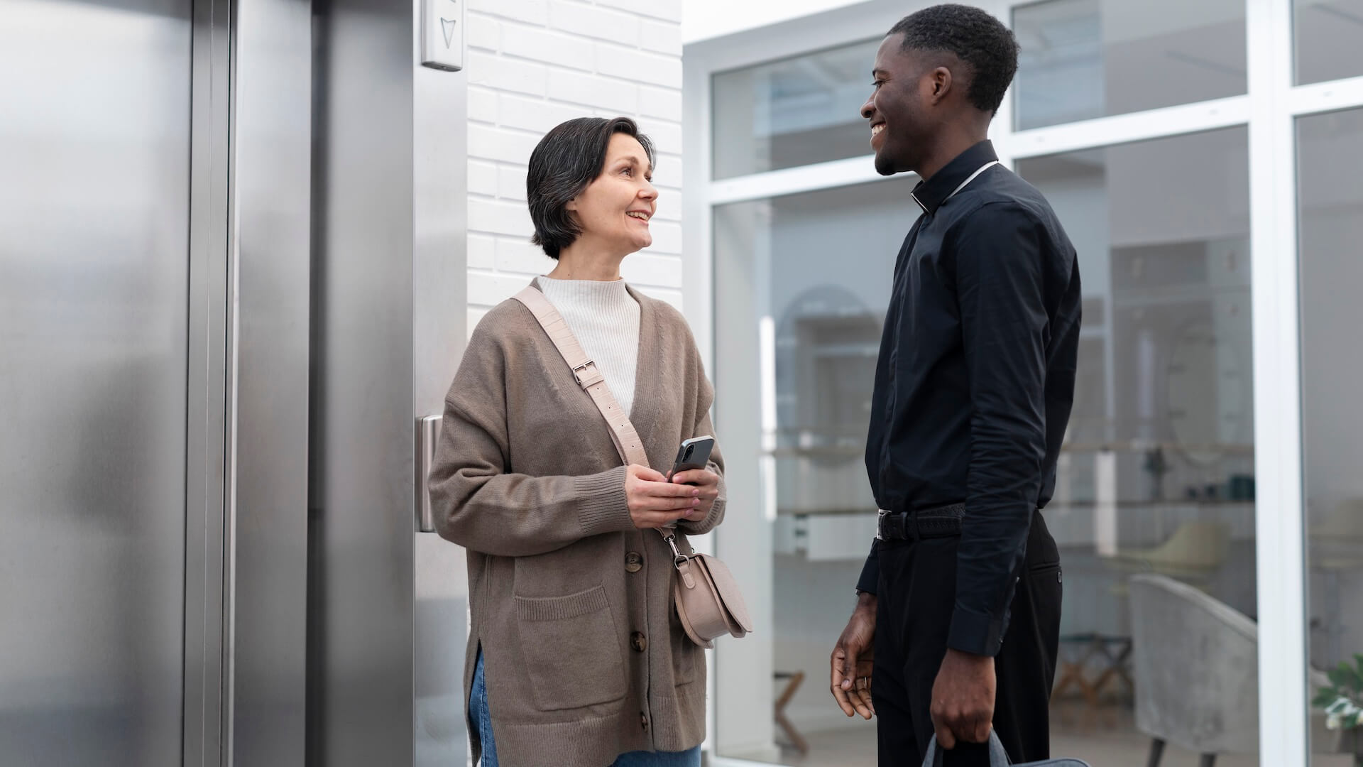 Cómo mejorar tu “small talk” para romper el hielo y evitar silencios incómodos en tus conversaciones