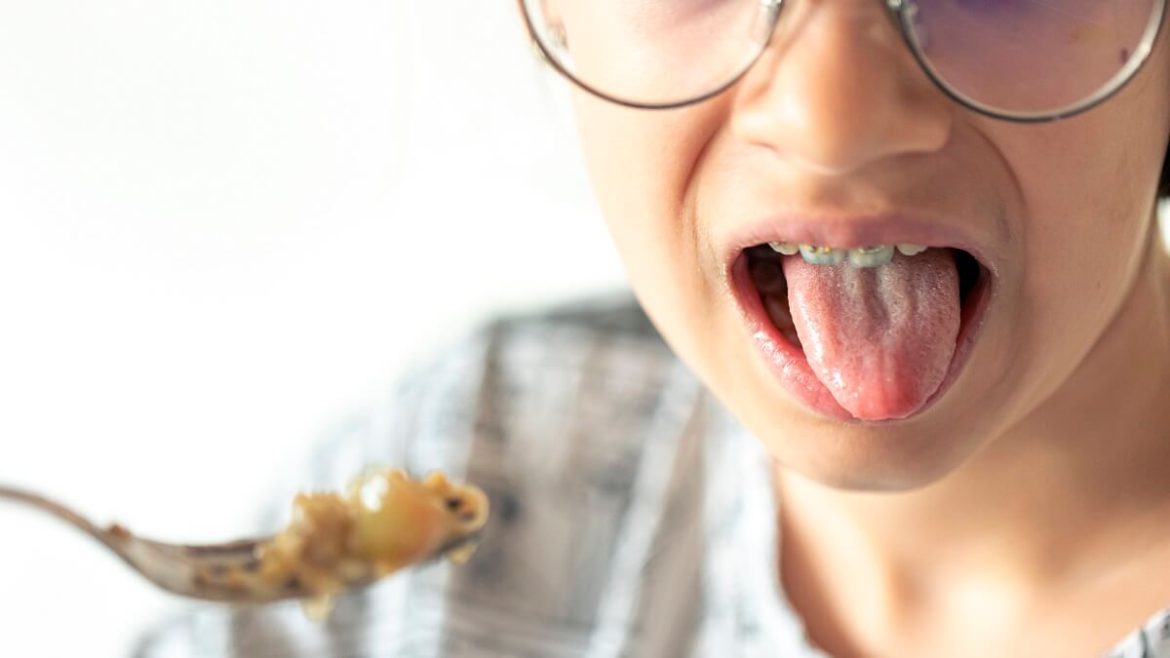 Cuando la comida no sabe a nada: causas de la ageusia y cómo recuperar el gusto