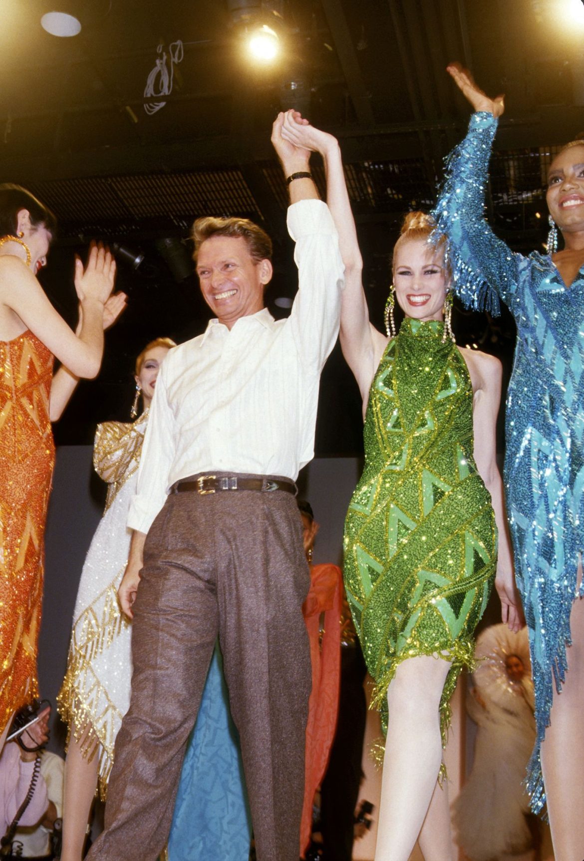 ​Bob Mackie, sobre Taylor Swift y el renacer de las showgirls: “Las niñas se pusieron a buscar en internet y veían fotografías de gente vestida así. Todos empezamos a recibir llamadas” 
