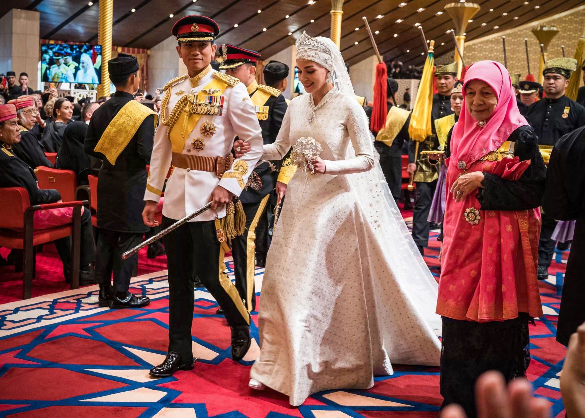 ​Abdul Mateen de Brunéi y la princesa Anisha esperan su primer hijo: la bonita foto (y el mensaje) con la que el príncipe ha anunciado la noticia 