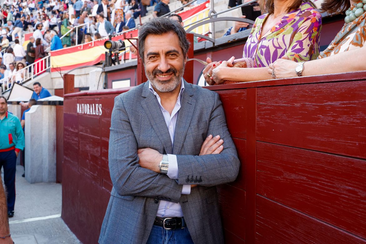 ​Juan del Val, ganador del Premio Planeta 2025: de su pasado como albañil a la ‘caradura’ que le llevó a trabajar como periodista taurino…. ¡y a conocer al amor de su vida! 