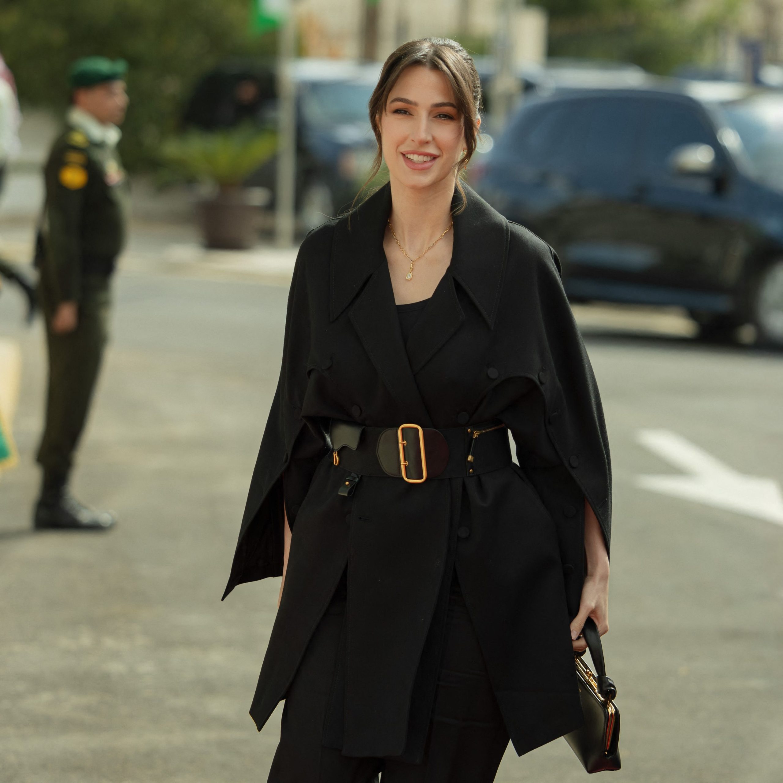 ​Rajwa de Jordania se consolida como princesa: tête-a-tête de futuras reinas con Kate, salida benéfica con Eugenia de York y actos en París 