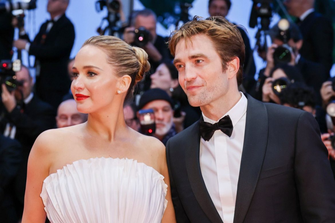 ​“Le apasiona cotillear”: el lado más desconocido de Robert Pattinson (según Jennifer Lawrence) 