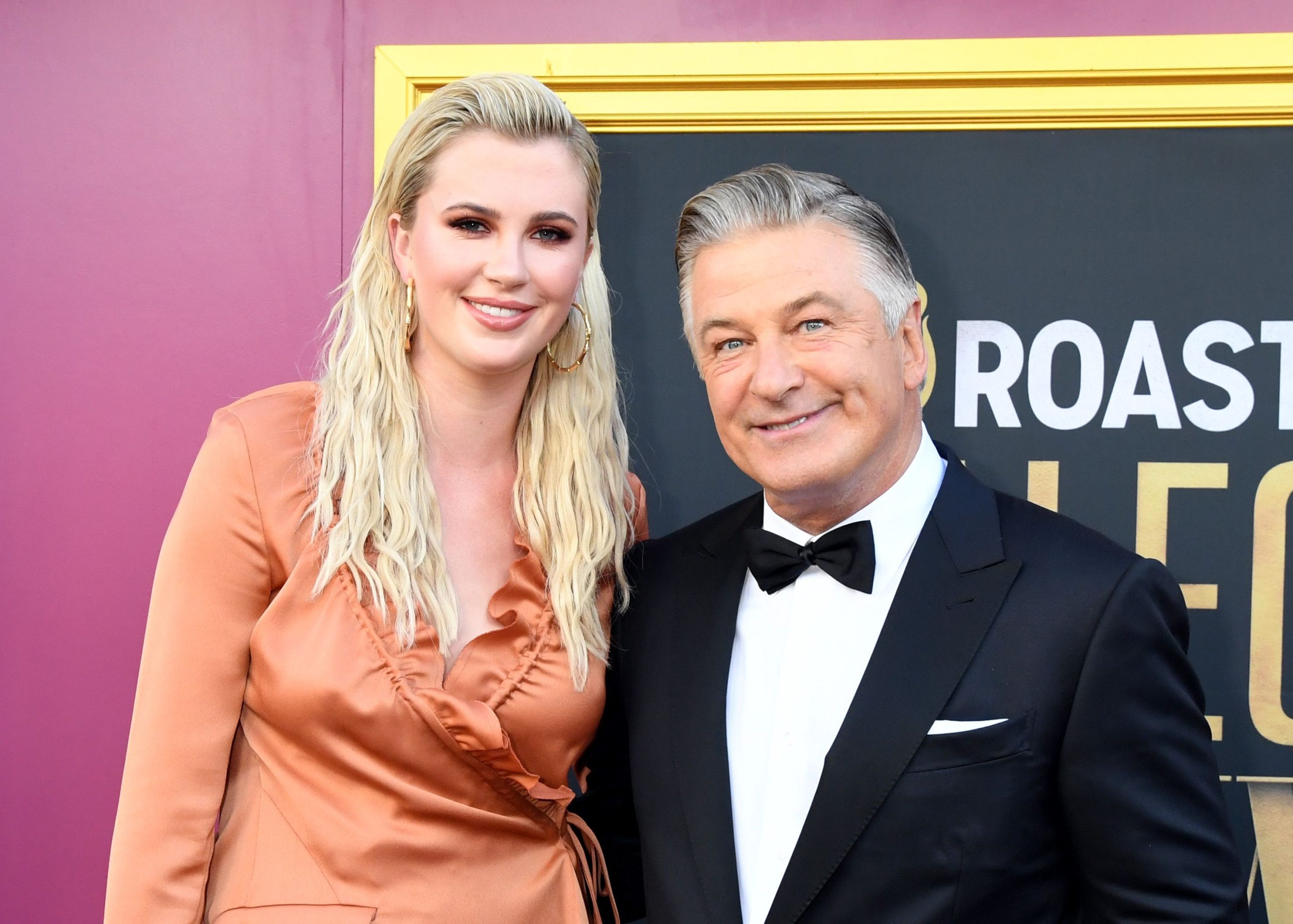 ​“Tuve una infancia solitaria”: Ireland Baldwin echa la vista atrás a las puertas de cumplir los 30 