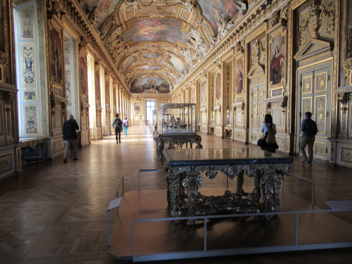 ​¿Quién ha organizado el robo de las joyas de la corona de Francia del Museo del Louvre? 