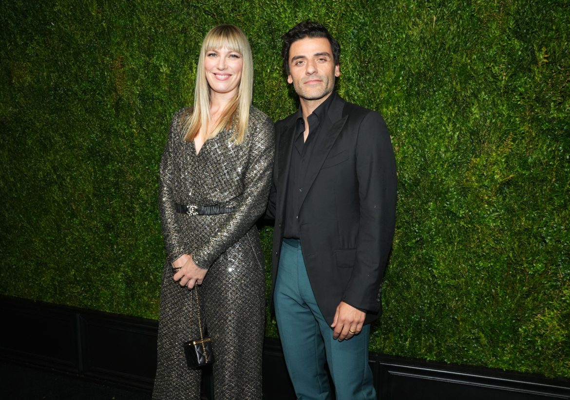 ​El sólido matrimonio entre Oscar Isaac y la danesa Elvira Lind: dos hijos, una productora y muchos proyectos profesionales en común 