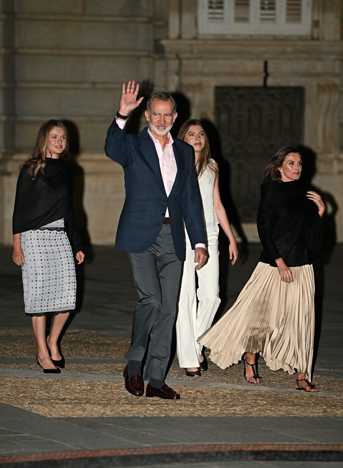 El rey Juan Carlos se queda sin invitación al acto de los 40 años de monarquía: Felipe y Letizia, sus hijas y doña Sofía sí lo celebrarán en el Congreso