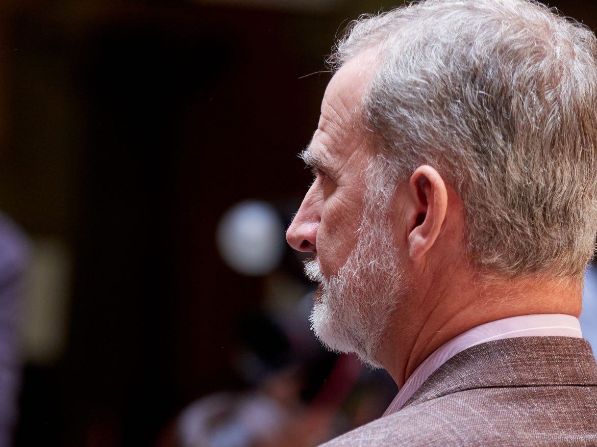 ​La batalla política llega a Felipe VI: por qué algunos partidos intentan instrumentalizar la figura del rey con el conflicto de Gaza 