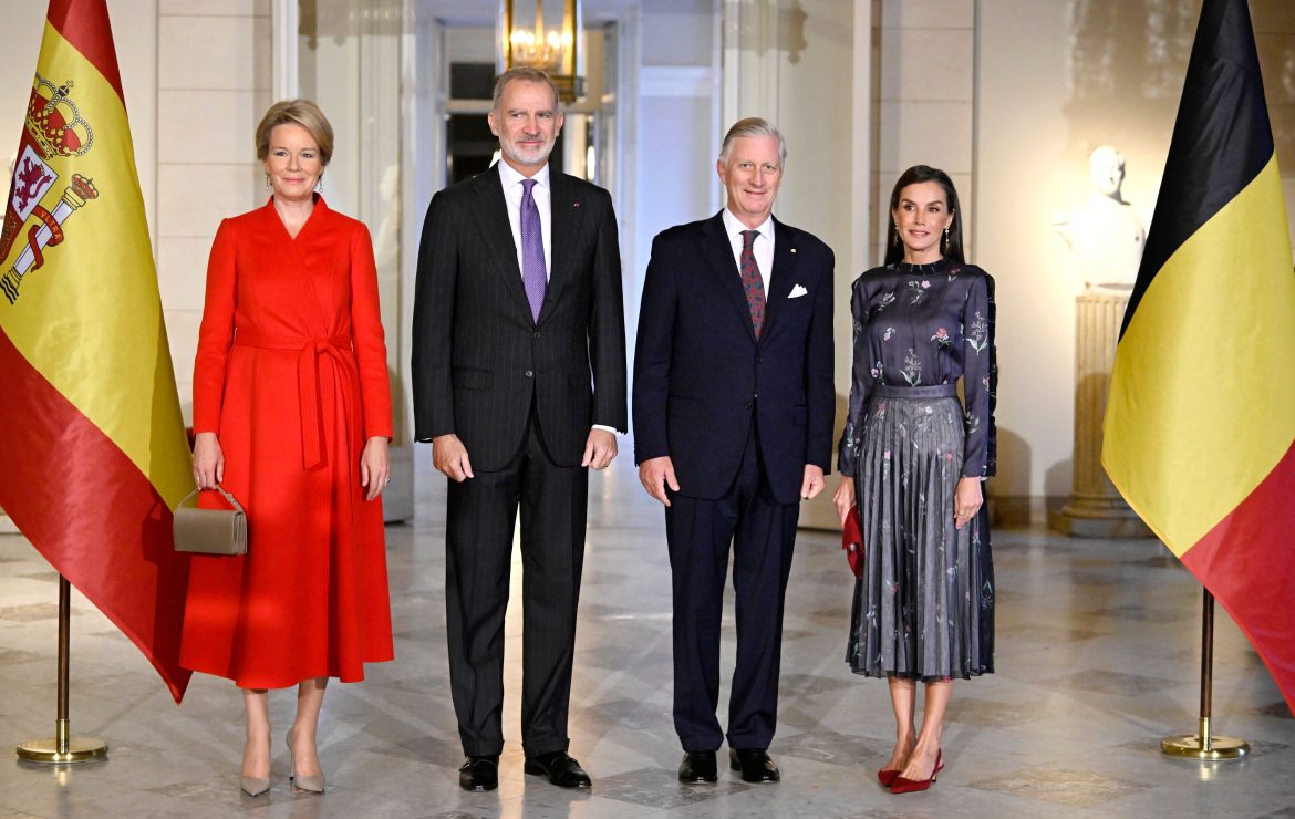 ​Felipe y Letizia se reencuentran con los reyes de Bélgica: un almuerzo privado, la primera cita de un viaje exprés con la cultura española como eje de la visita a Bruselas 