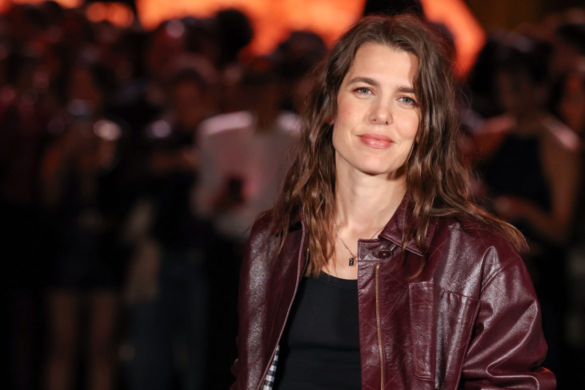 ​Charlotte Casiraghi tiene nuevo proyecto literario: sus palabras sobre el libro del neuropsiquiatra Boris Cyrulnik (que presentará en Madrid) 