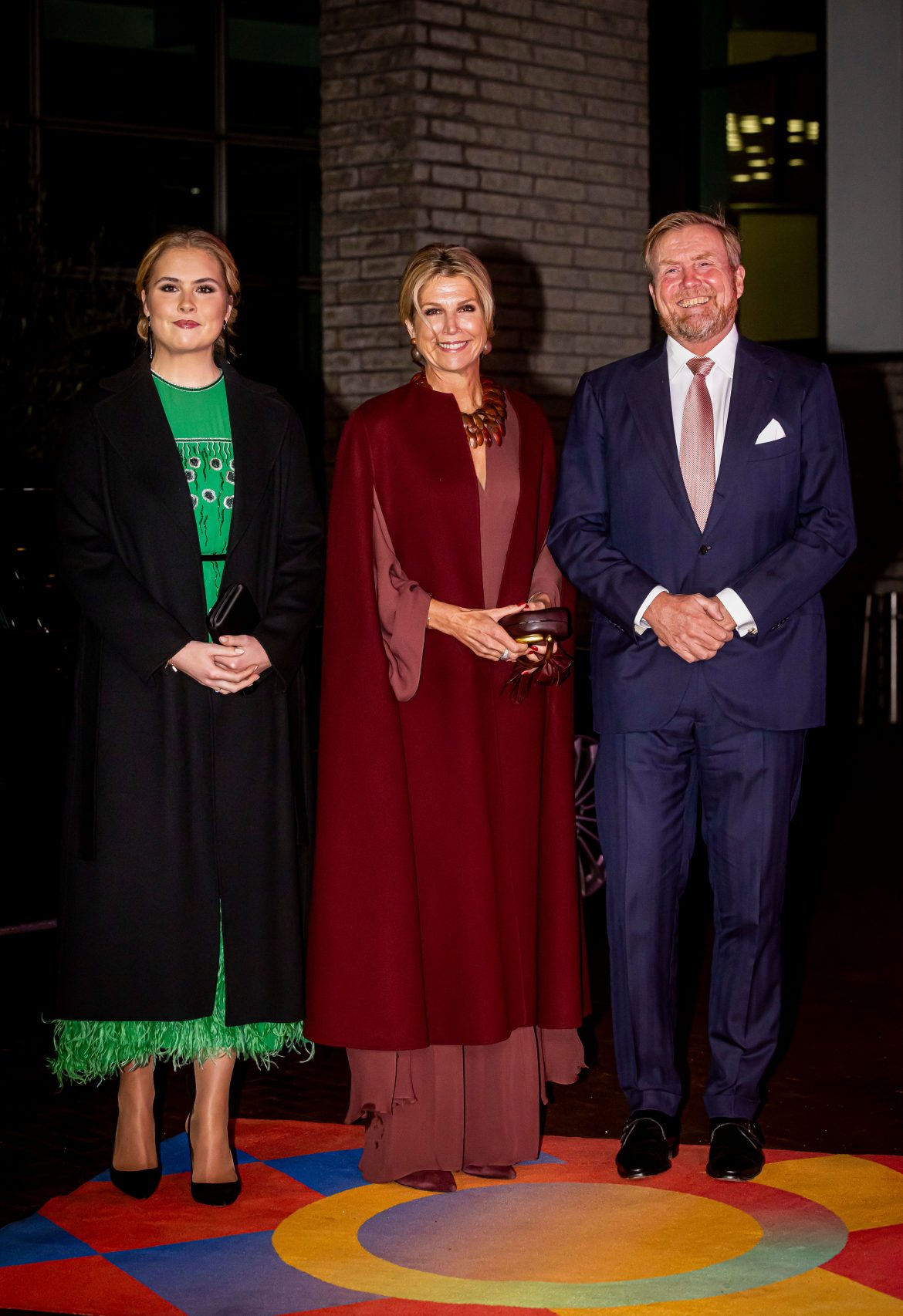 De abuela a nuera y nieta: Amalia de Holanda se pone un vestido de la princesa Beatriz (que también llevó Máxima) para celebrar el 750º aniversario de la ciudad de Ámsterdam