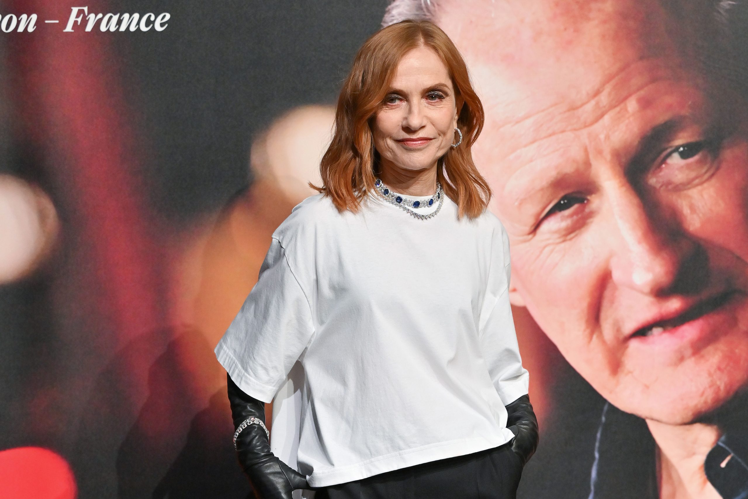 ​Isabelle Huppert, muy discreta con su vida privada, habla de sus tres hijos: “Está bien tener secretos, no contarlo todo” 