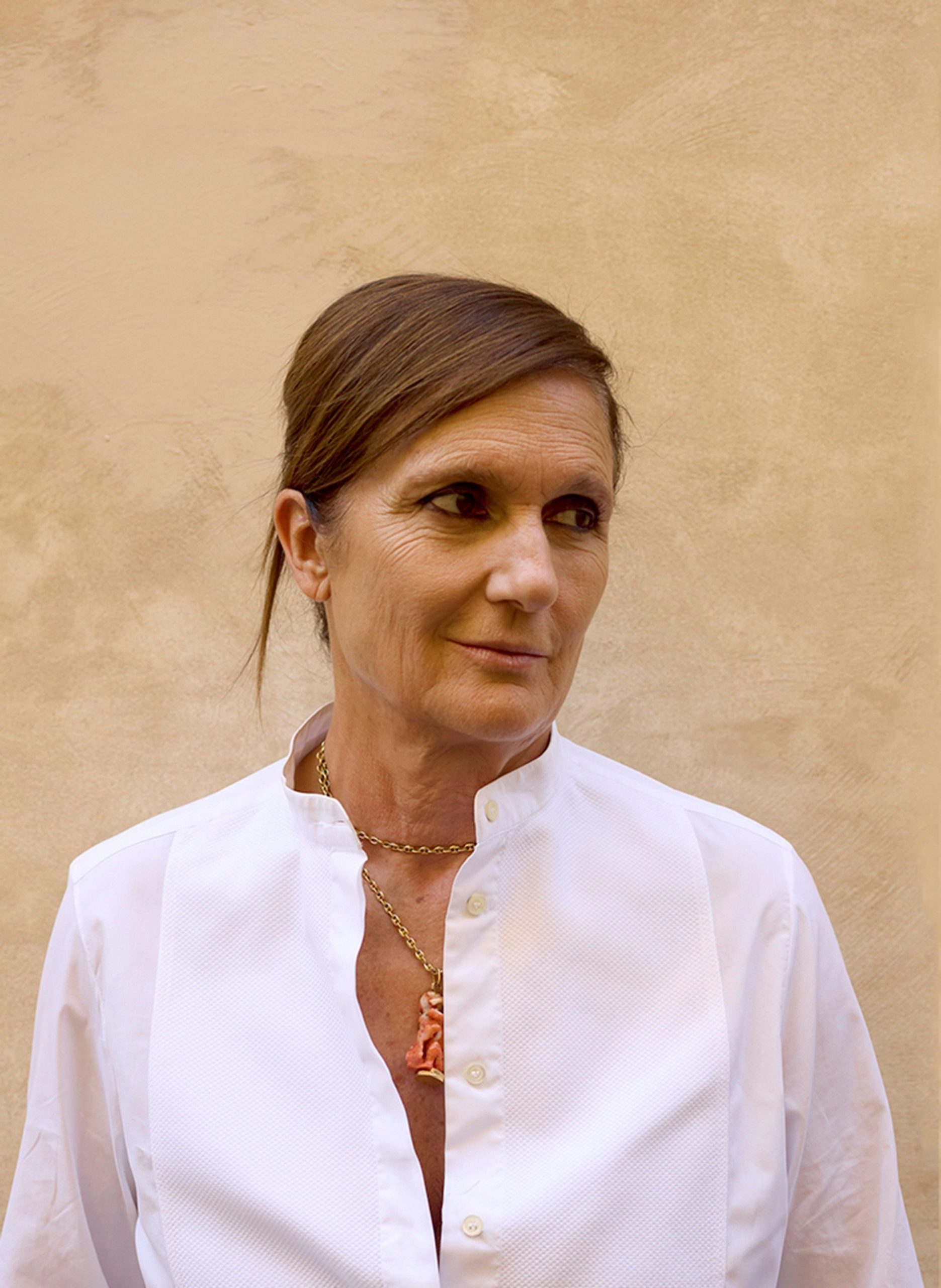 ​Maria Grazia Chiuri regresa a Fendi como directora creativa tras haberse formado con las cinco hermanas fundadoras al inicio de su carrera 