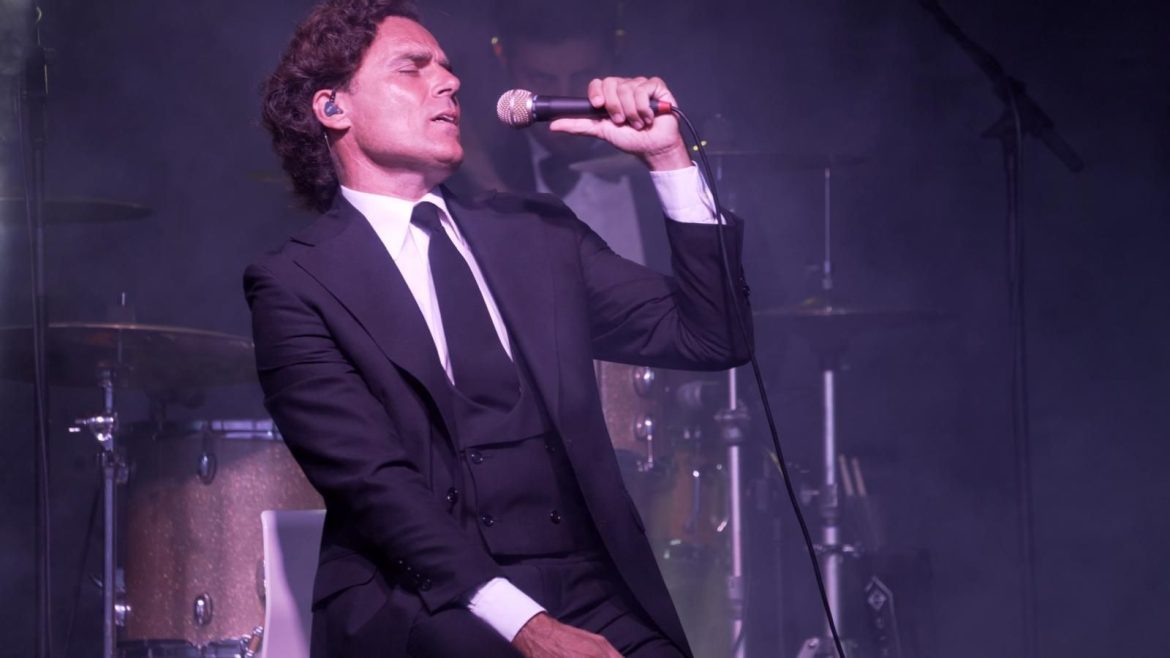 ​Diego Ramos, “la reencarnación” de Julio Iglesias que actuará en la boda de Cayetano Martínez de Irujo: extorero y empresario de ibéricos 