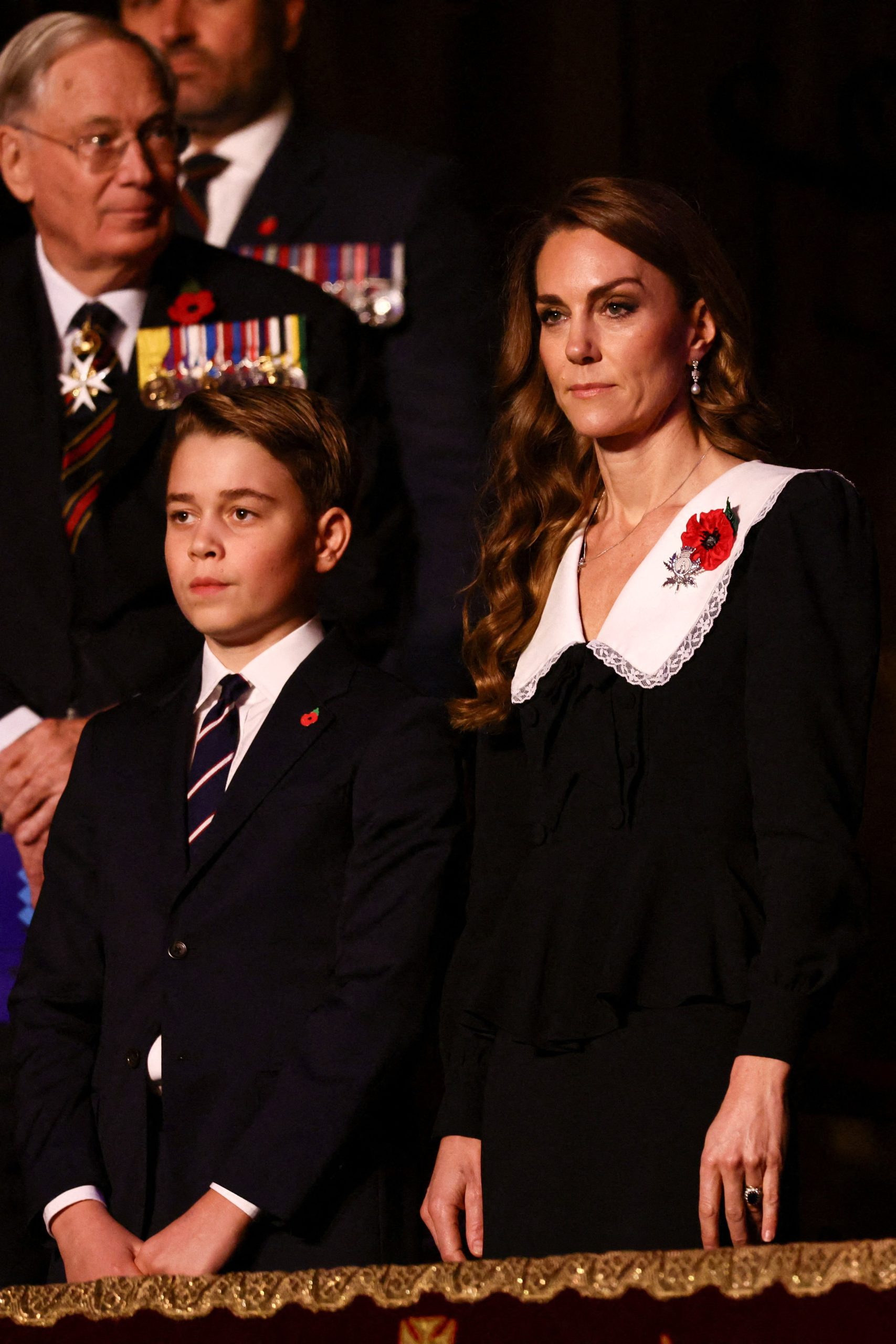 ​Cómo preparan Guillermo y Kate Middleton al príncipe George para su futuro como rey: de una incorporación medida a la vida pública hasta ocupar el lugar de su padre en su debut en el Festival del Recuerdo 