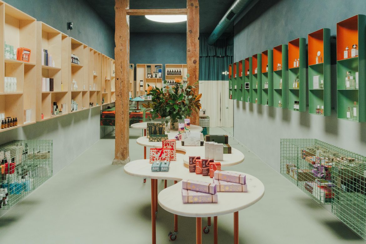 ​Los #FavoritosVF de la semana: Laconicum abre su primera tienda física, el viaje ilustrado de Jorge Arévalo y la vuelta de Rachel Valdés a España 