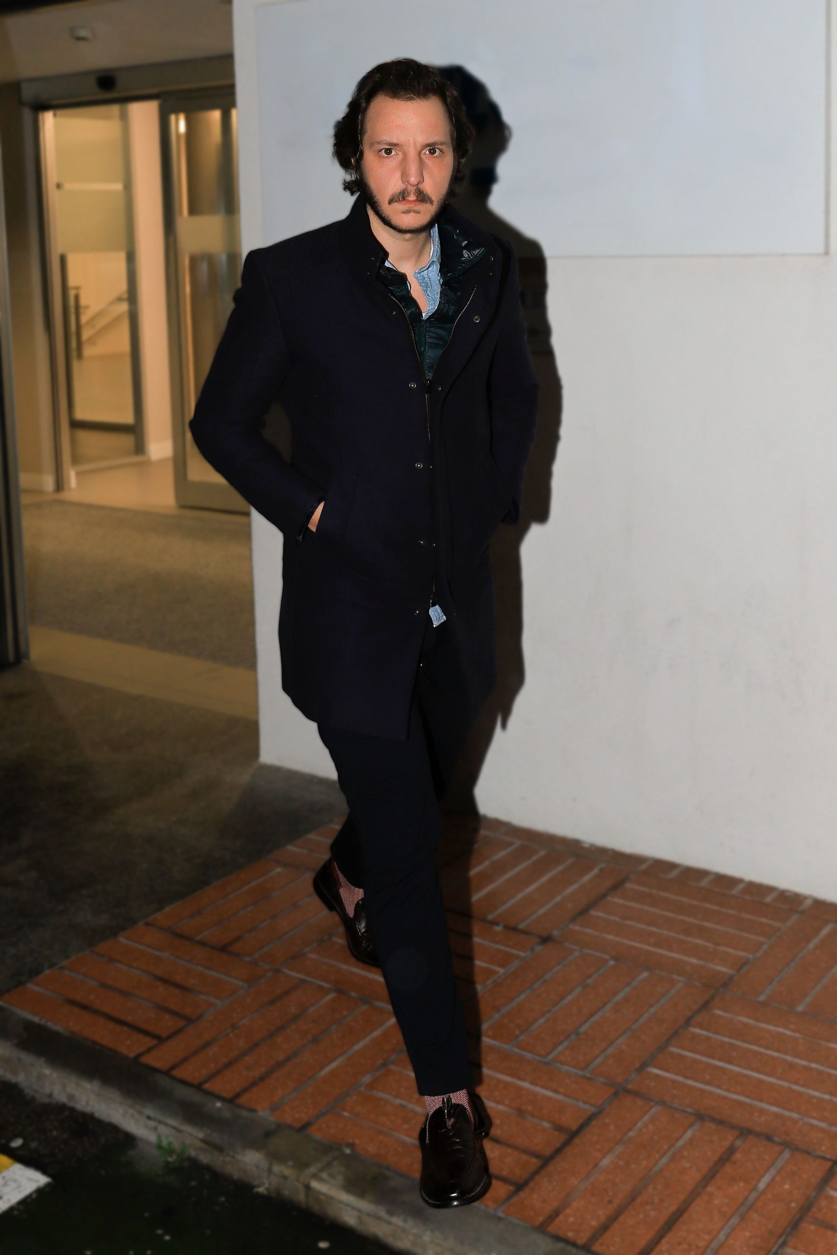 Luis Juan Fernández-Sastrón y su enigmática vida lejos de los focos: de la pasión por la guitarra a los años que el nieto mayor de doña Pilar pasó en un internado de jesuitas en Londres