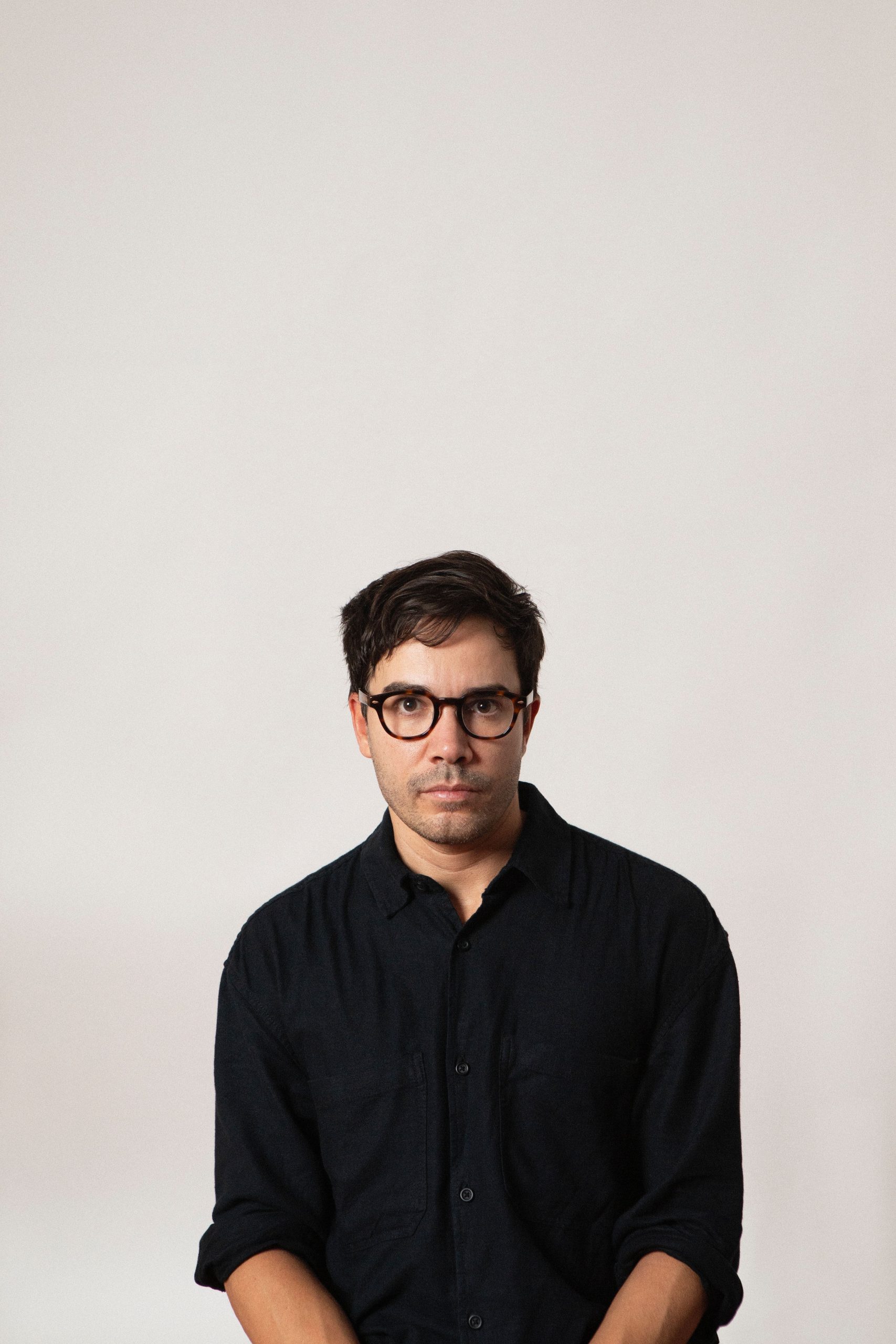 ​Guillermo Alonso: “En todo lo que escribo hay una carta de amor a lo grotesco y a lo feo” 