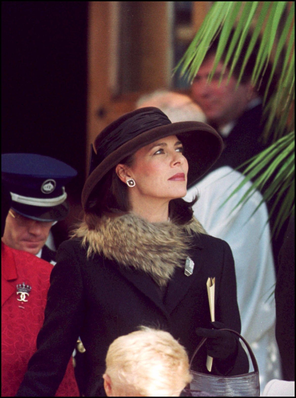 ​Carolina de Mónaco consigue esquivar el frío pero no el estilo: sus mejores looks de invierno 