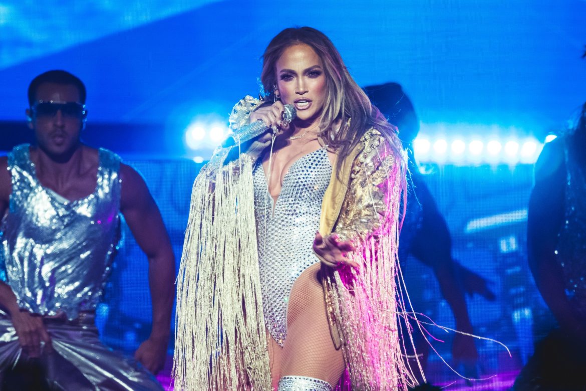 ​Novios multimillonarios, un concierto de Jennifer Lopez, un palacio de James Bond y toda la pompa y el lujo posibles: la boda india de Netra Mantena y Vamsi Gadiraju 