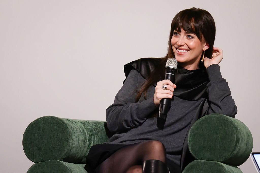 ​Dakota Johnson regresa al mundo de las citas: “Su relación con Chris era muy inestable… Ha superado la ruptura” 