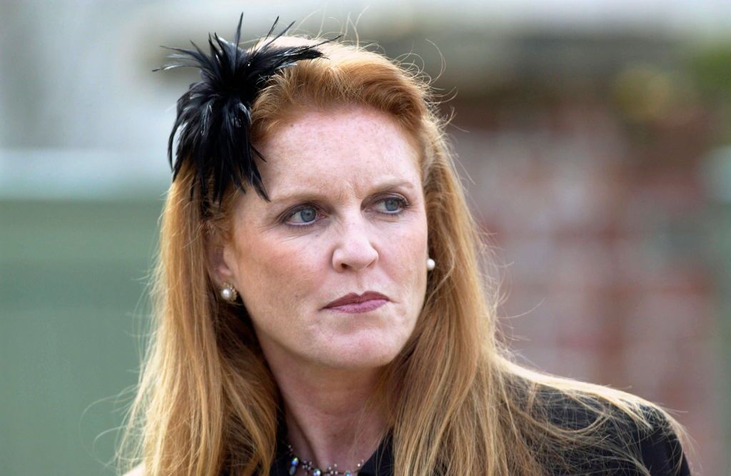 ​Sarah Ferguson, preocupada por tener que dejar la mansión de 30 habitaciones en la que vive con Andrés Mountbatten Windsor: duermen en lados opuestos pero se reúnen para comer y charlar 