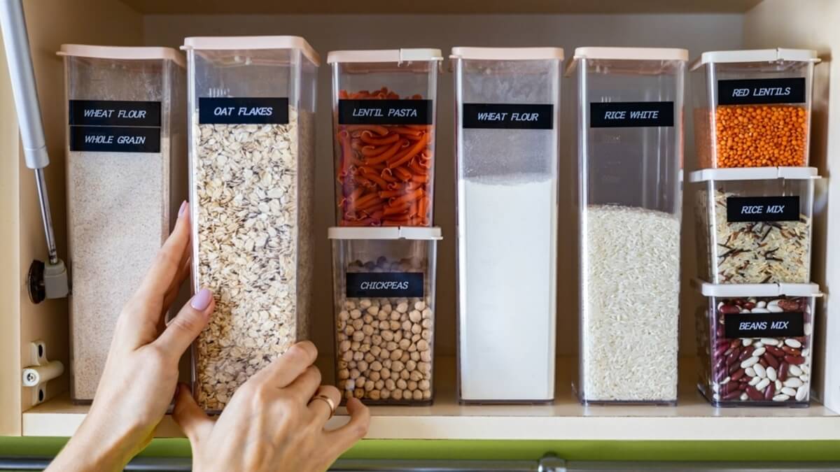 ¿No te cabe un tupper más? Aplica la regla de “uno entra, uno sale” para evitar la acumulación en tu cocina