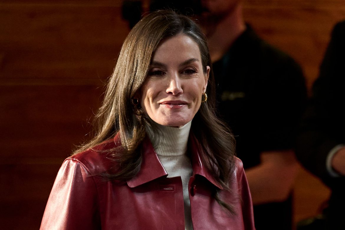 ​La reina Letizia se escapa al Ateneo de Madrid para ver una película sobre la Cañada Real 