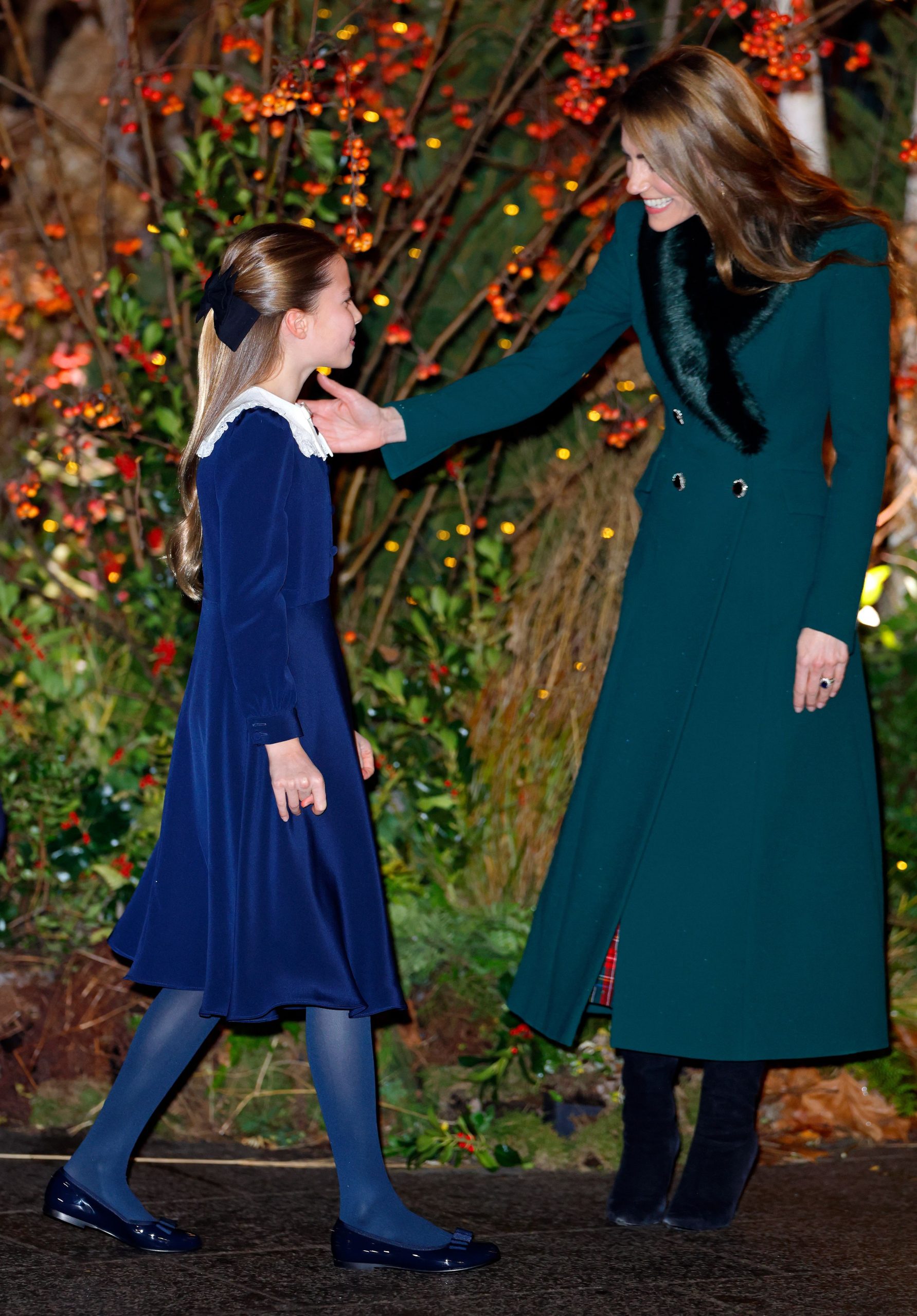 ​Kate Middleton da la sorpresa en Nochebuena: un dueto a piano con su hija Charlotte en su concierto de villancicos 