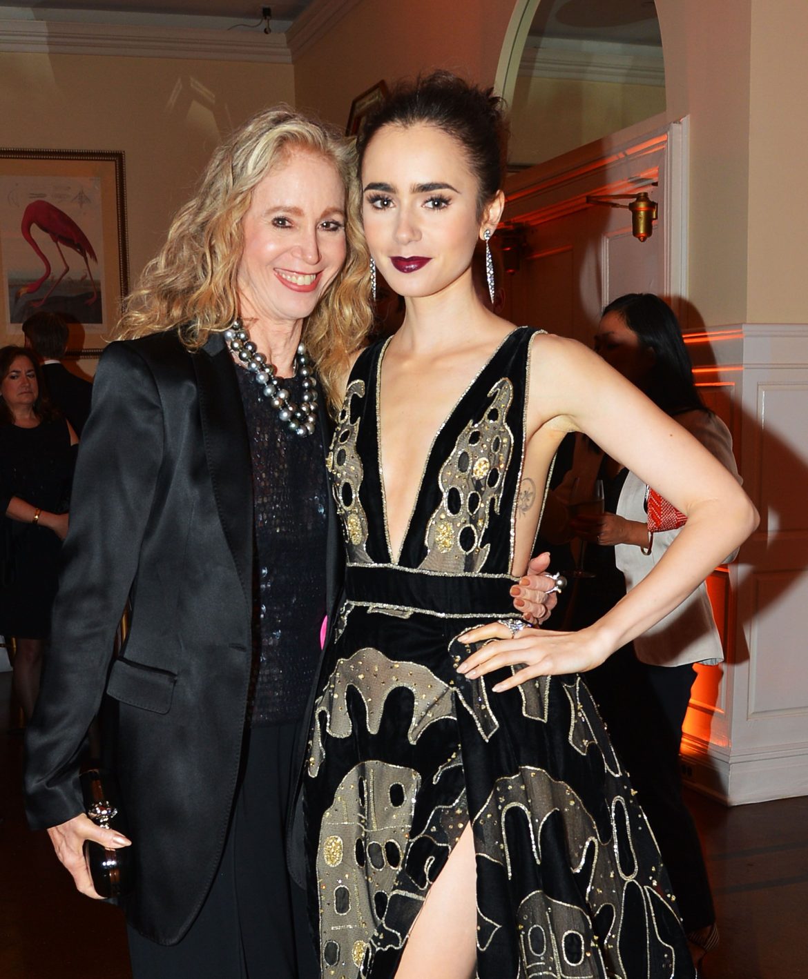 ​Jill Tavelman, la madre de Lily Collins que es su gran compañera de vida: dueña de una famosa tienda de antigüedades en West Hollywood (y a la que las malas lenguas dicen que Phil Collins dejó vía fax) 