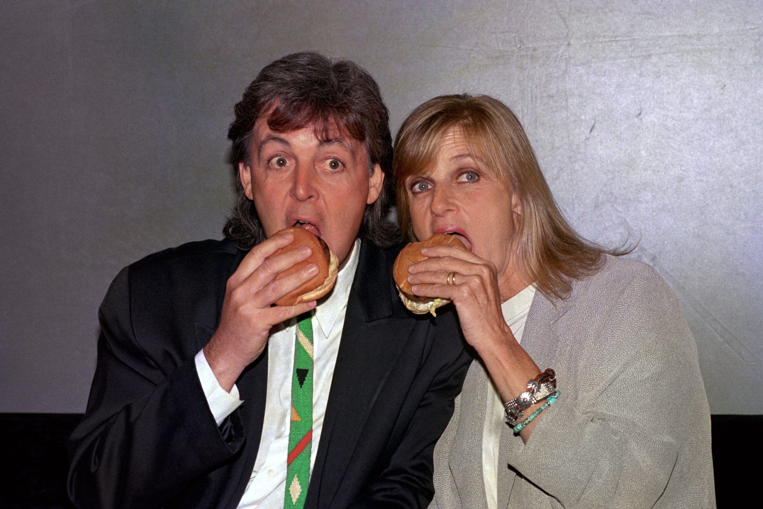 Paul McCartney, en campaña contra el veto europeo a las hamburguesas vegetarianas de Linda