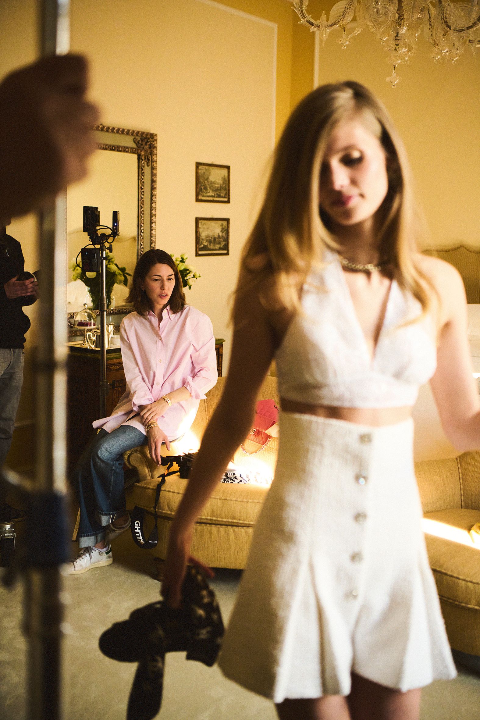 ​Sofia Coppola nos redescubre el lago de Como con Chanel: "Me encantaría tener el vestuario de Romy Schneider en Boccaccio '70. Esa película es uno de mis momentos estilísticos favoritos" 