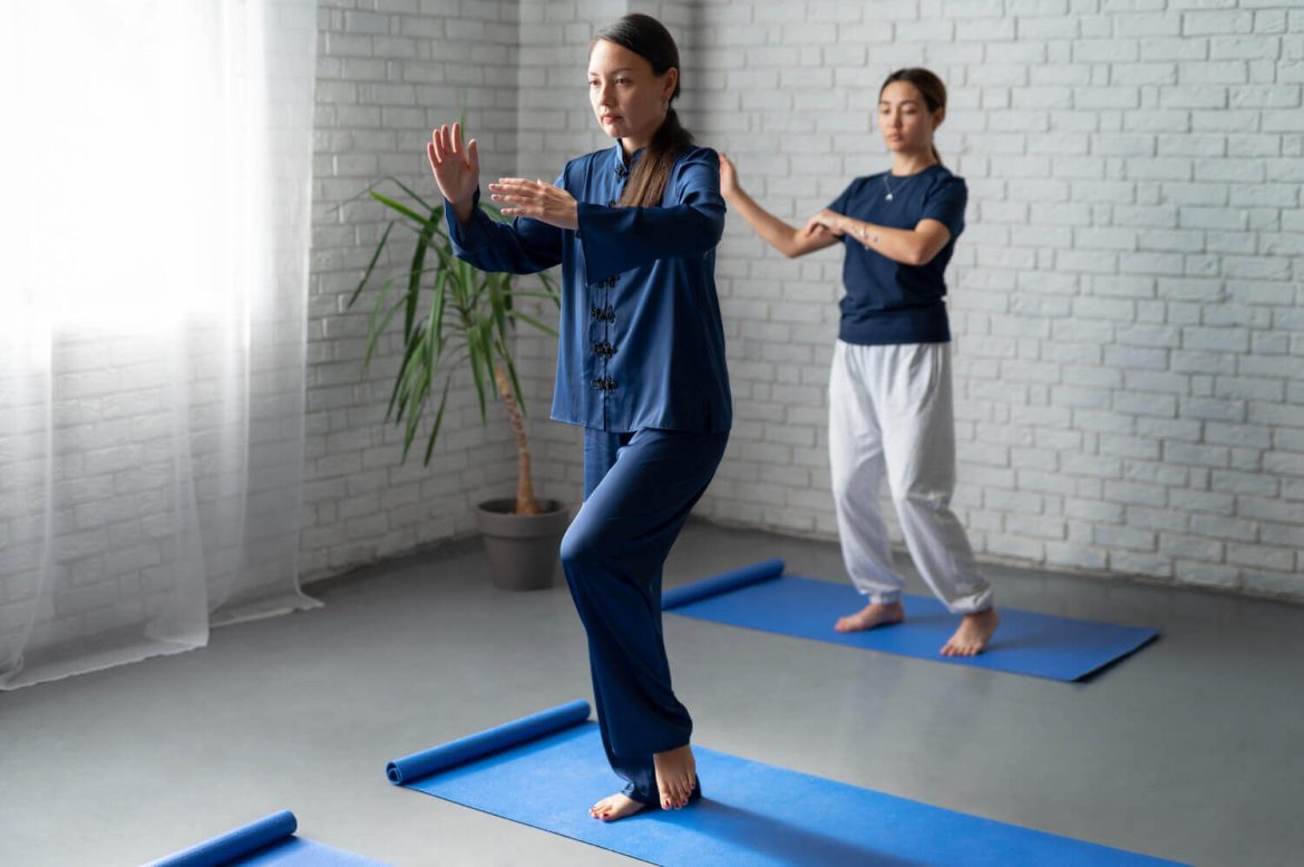 Entrenar equilibrio después de los 40: 6 ejercicios que previenen caídas en adultos