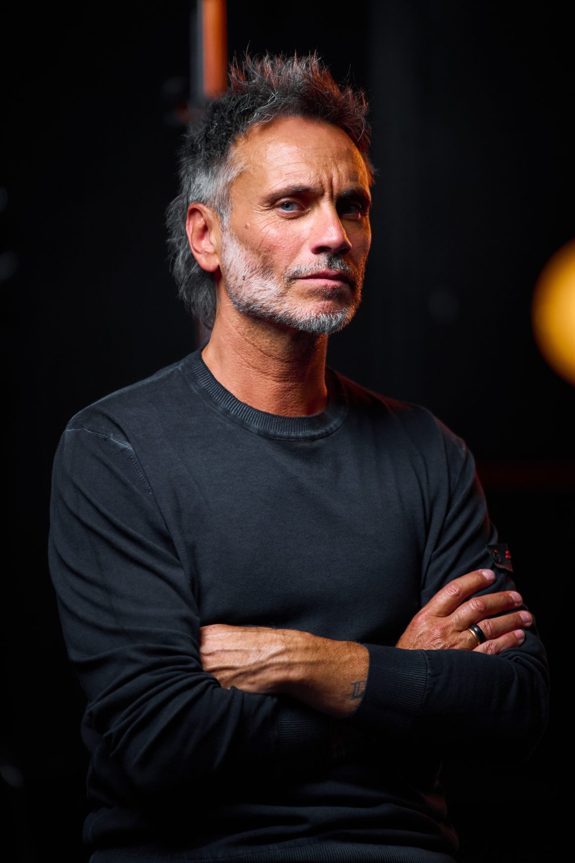 ​Nek: «El amor a los 54 años hay que mantenerlo vivo. Mi esposa Patrizia y yo hemos superado las separaciones por mi trabajo, el nacimiento de Beatrice y la muerte de mi padre» 