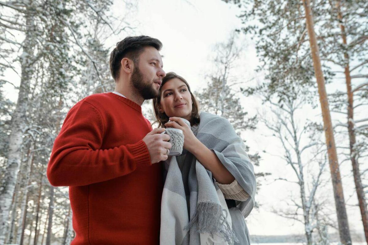 ¿No quieres estar soltero en invierno? Así es cómo el “Cuffing Season” te hace buscar pareja