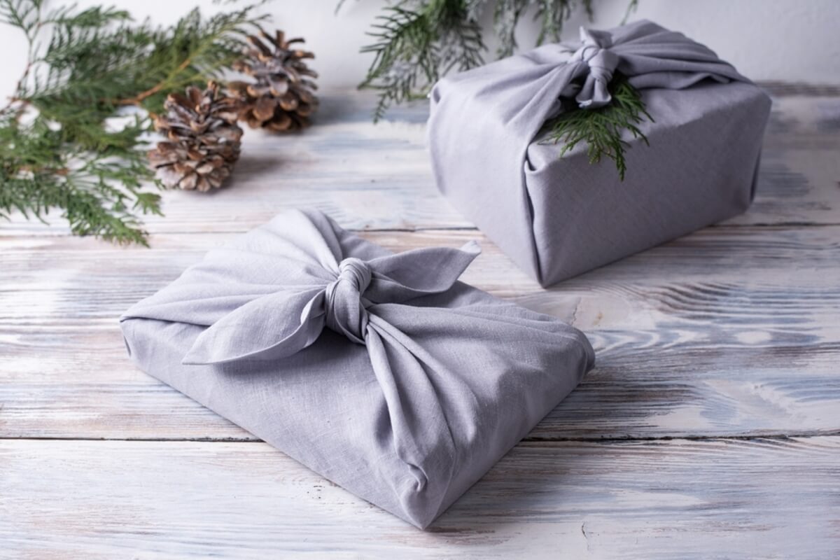 Cómo envolver regalos al estilo Furoshiki: la técnica japonesa que no usa papel